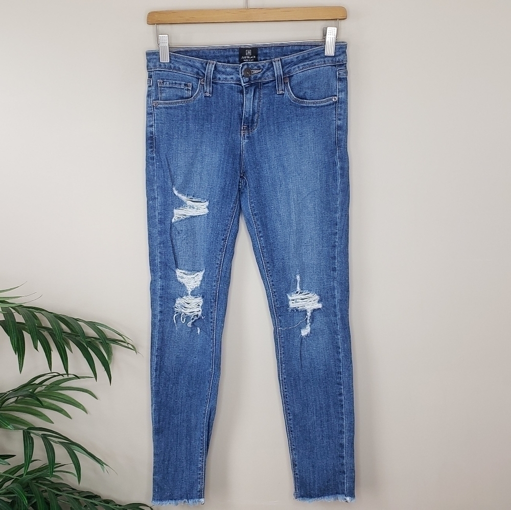 Just Black | Distressed Skinny Jeans Frayed Hem